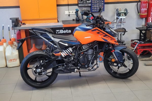 2024 KTM 125 DUKE Orange skladom v OKR Moto