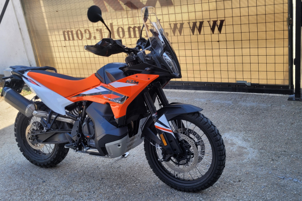 2024 KTM 890 ADVENTURE Orange S – OKR Moto replika pre dobrodruhov nižšej postavy
