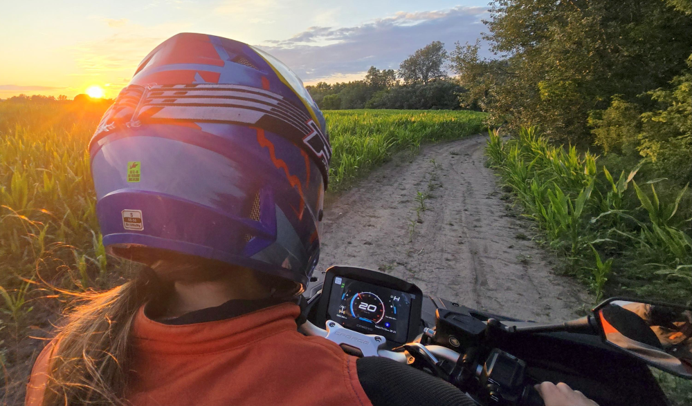 2025 CFMOTO GLADIATOR 1000 OVERLAND G3 Král noci aj dobrodružstva z OKR Moto