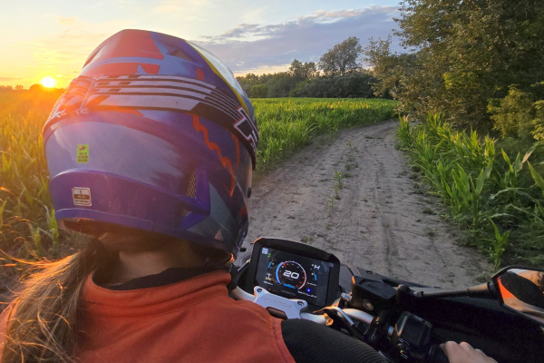 2025 CFMOTO GLADIATOR 1000 OVERLAND G3 Král noci aj dobrodružstva z OKR Moto