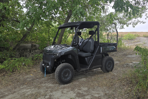 2026 CFMOTO GLADIATOR U6 EV Letné prevedenie