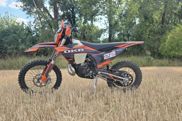 2026 KTM 300 EXC to je náskok vďaka technike !