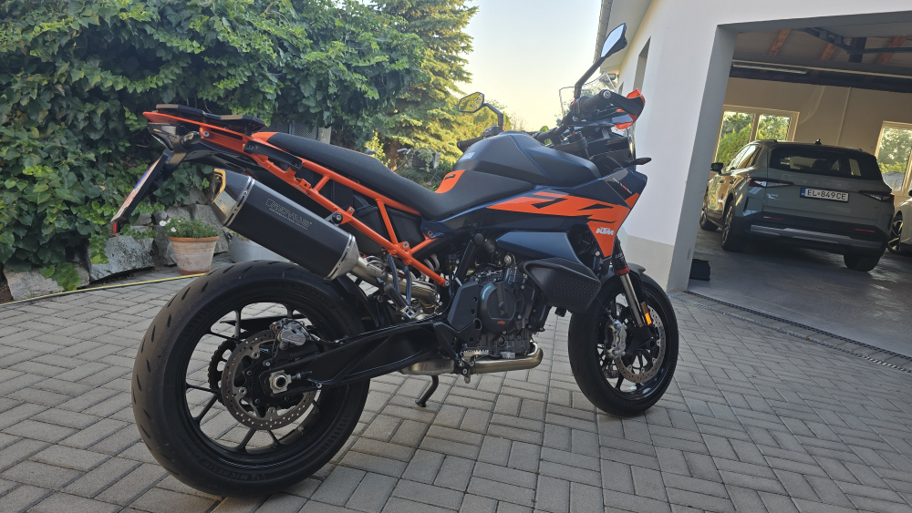 2026 KTM 890 SMT v plnej výbave a v záruke za 13 150,00 €
