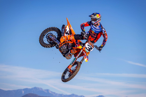 2026 KTM ZOSTAVUJE NAJSILNEJŠÍ TÍM V HISTÓRII SUPERCROSSU