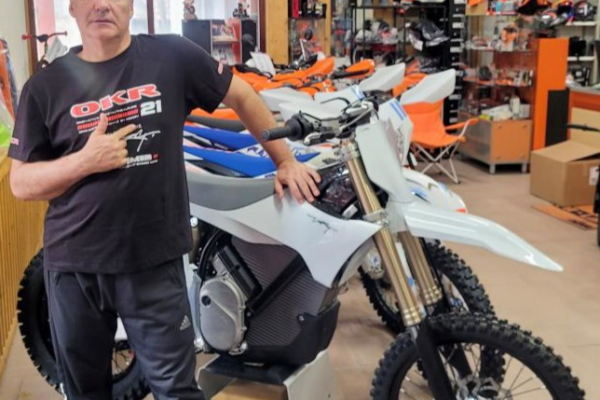 2026 Slovensko sa pridáva k elektrickej revolúcii v motošporte