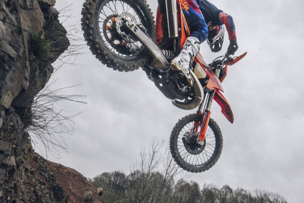 2027 KTM Enduro rad je tu.