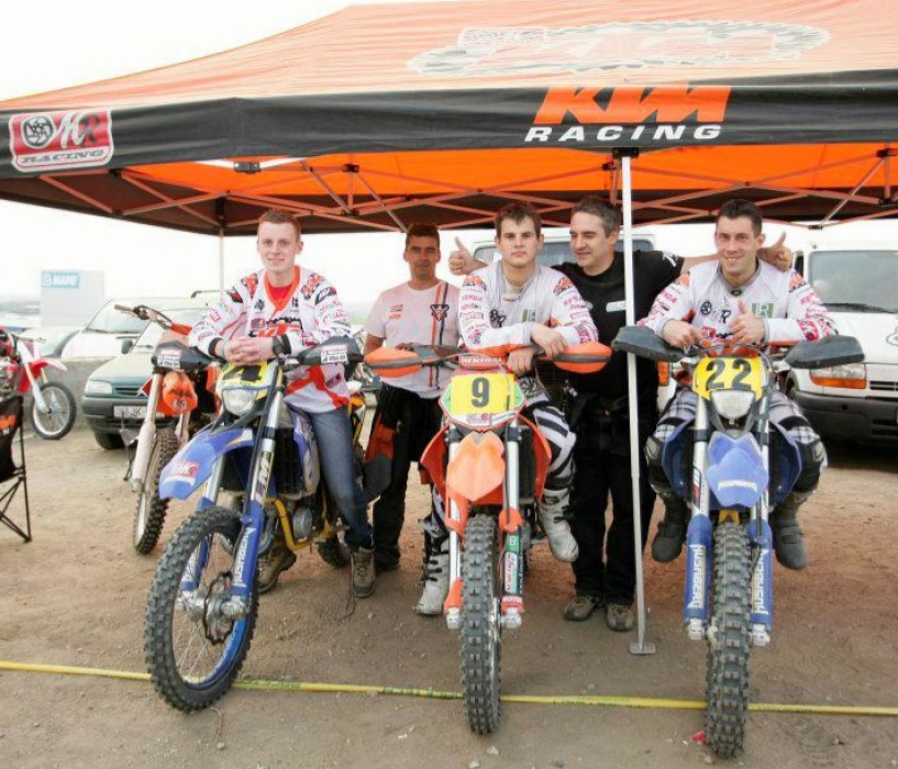 22 GRILLMAYER GÁBOR medzi legendami maďarského motocyklového života