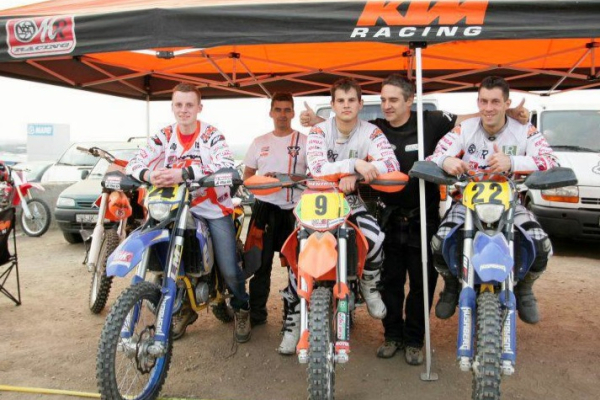 22 GRILLMAYER GÁBOR medzi legendami maďarského motocyklového života