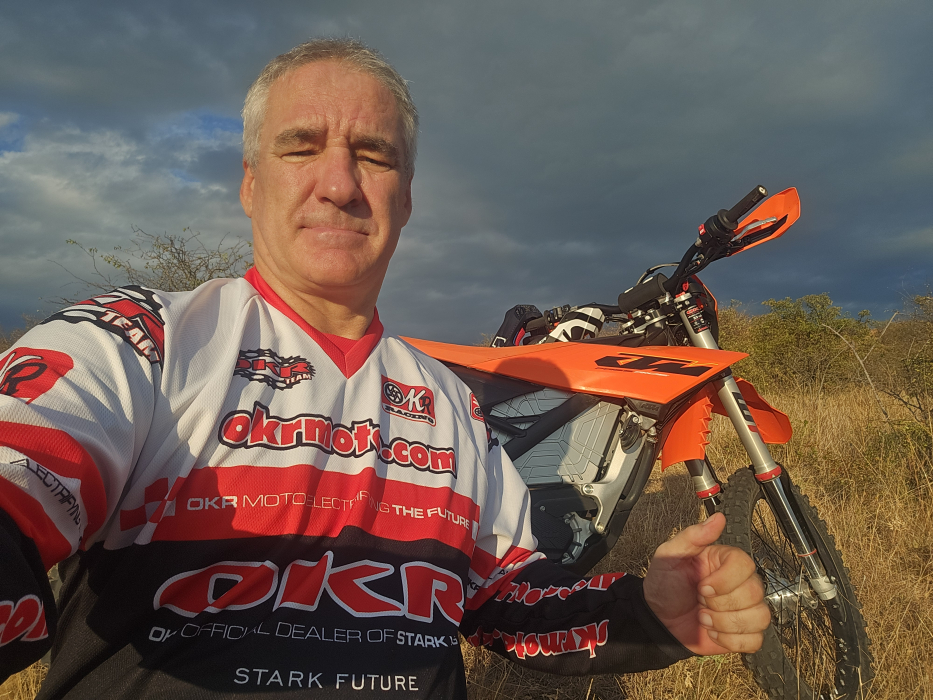 Benzínové enduro motocykle vymierajú ako dinosaury!