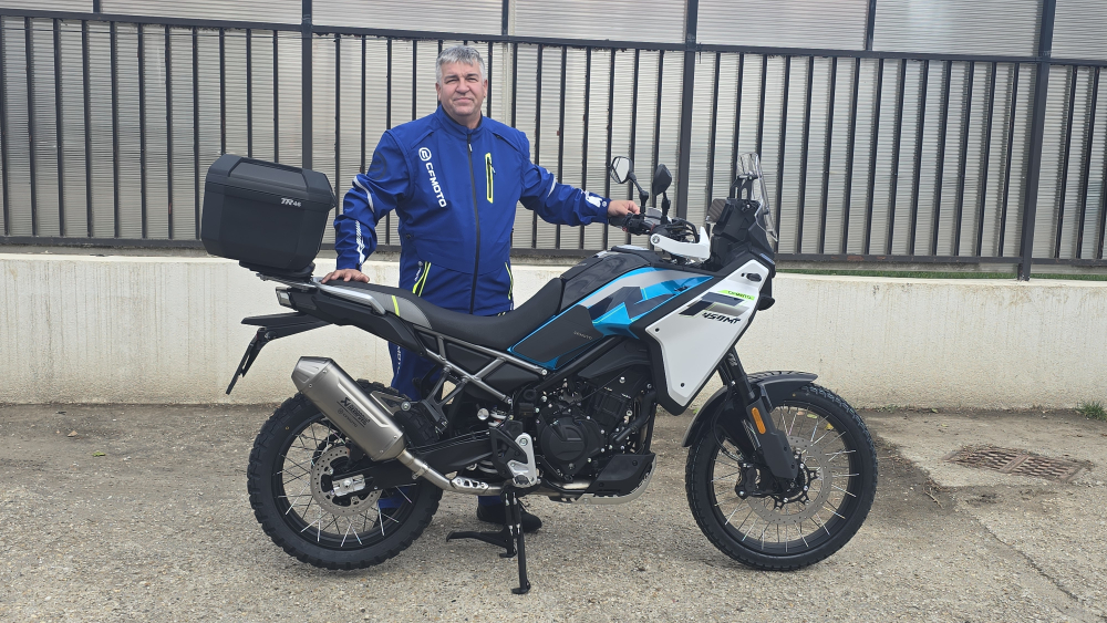 Berte CFMOTO 450MT Akrapovič Edition Limitku, kým ešte je!