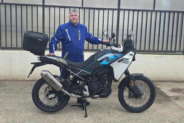 Berte CFMOTO 450MT Akrapovič Edition Limitku, kým ešte je!