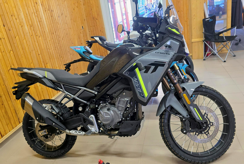 CFMOTO 450MT to je Prémiový dobrodruh v kategórii stredných endúr