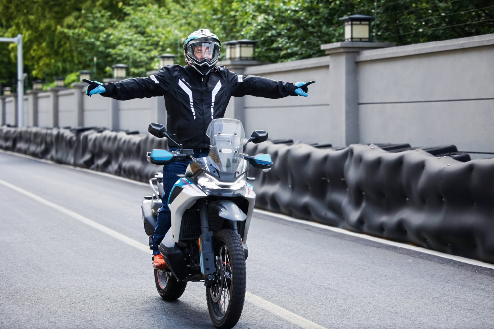 CFMOTO 450MT versus Yamaha 700 Ténéré