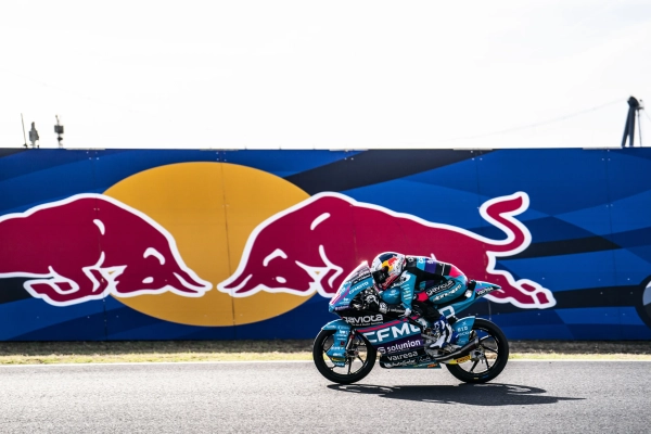 CFMOTO 450SR Ostrý športovec, ktorý patrí aj do ulíc