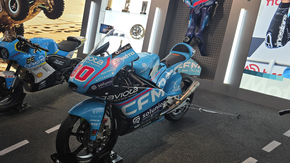 CFMOTO 675SR-R – športový motocykel s úplne novým 3-valcovým motorom