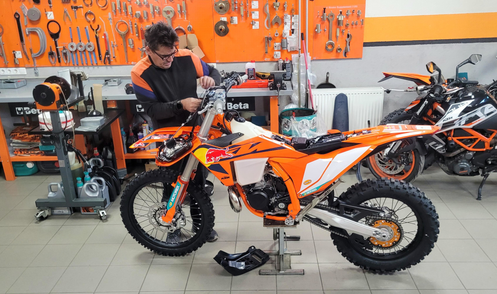 Čo sa deje v servise OKR Moto?