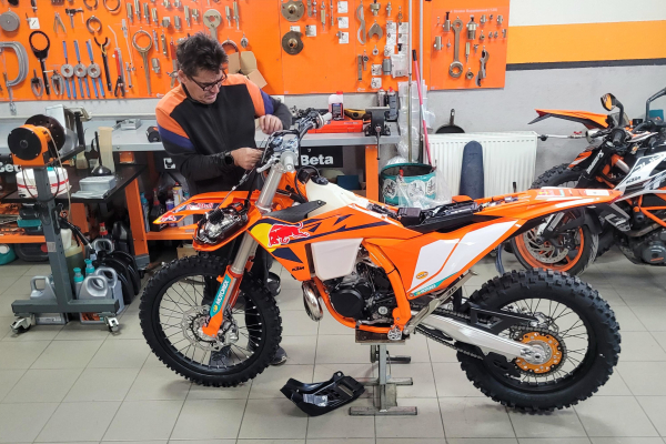 Čo sa deje v servise OKR Moto?