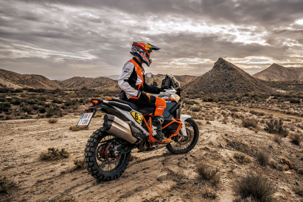 DOBÝVAJTE NEPRESKÚMANÉ ÚZEMIA S KTM 1390 SUPER ADVENTURE R 2026
