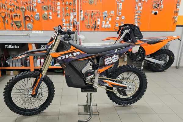 ELEKTRICKÝ REBEL Stark Varg EX V TOKOD OFFROAD PARKU