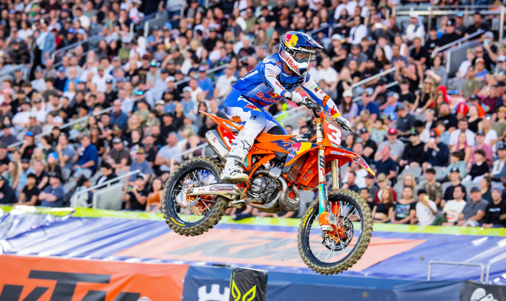 ELI TOMAC A KTM DVE VÍŤAZSTVÁ PO SEBE SUPERCROSS 2026