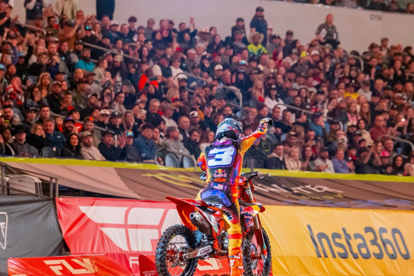 ELI TOMAC NA PÓDIU V ARLINGTONE !