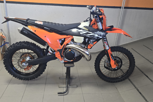 Extrémna ponuka KTM 300 EXC HARDENDURO 2025 za 9 390 €!
