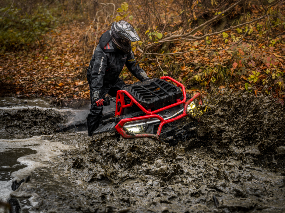 GLADIÁTOR V ŠEDEJ ZBROJI to je CFMOTO GLADIATOR X1000 MUD