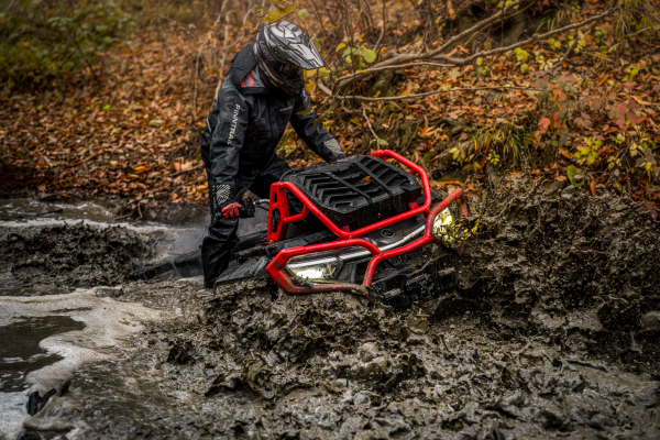 GLADIÁTOR V ŠEDEJ ZBROJI to je CFMOTO GLADIATOR X1000 MUD