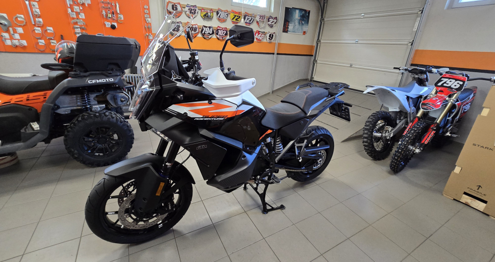 HĽADÁTE KRÁĽA CIEST KTM 1390 SUPER ADVENTURE S EVO ?
