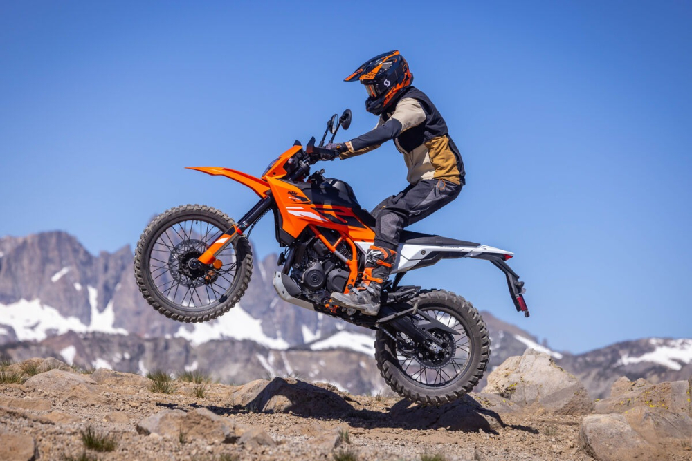 IAN RALL A KTM 390 ENDURO R NA STRECHE AFRIKY