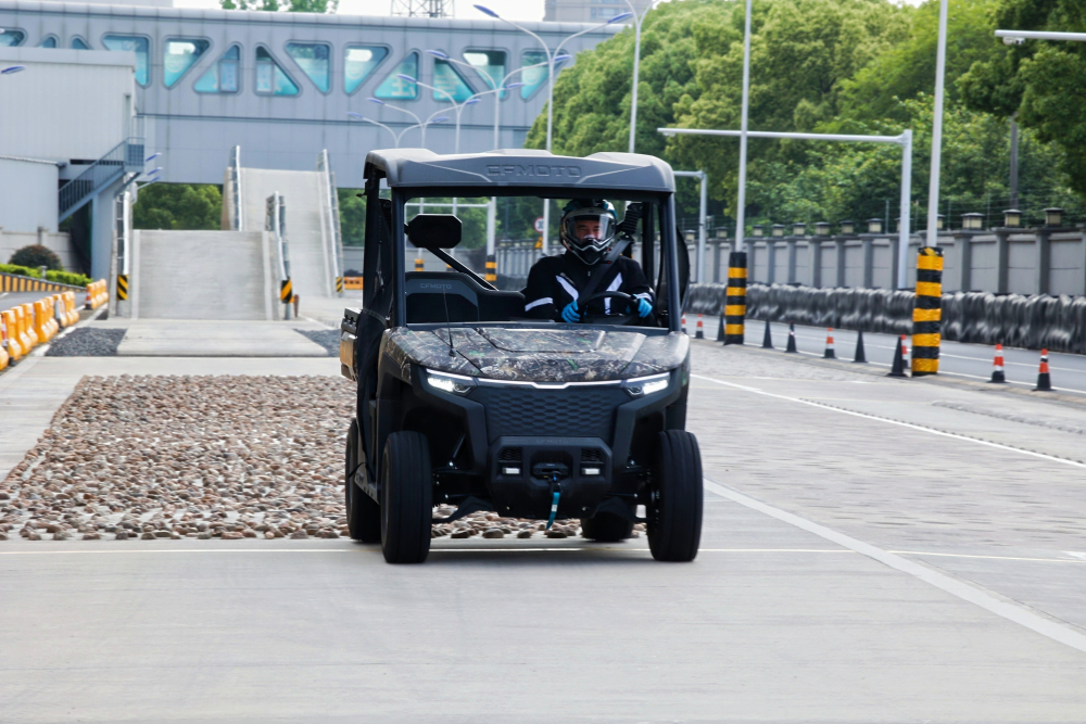 Jazda elektrickým UFORCE U6 EV je návyková