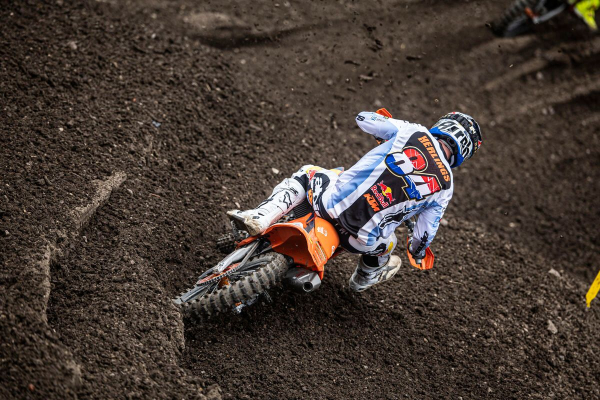 Jeffrey Herlings 2025 Zranenie kľúčnej kosti a jeho cesta späť