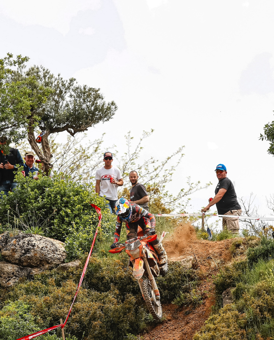 Josep Garcia vyhráva doma s motocyklom KTM 250 EXC-F !