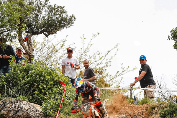 Josep Garcia vyhráva doma s motocyklom KTM 250 EXC-F !