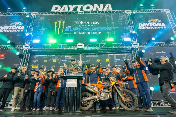 KRÁĽ DAYTONY ELI TOMAC NA KTM 450 SX-F !