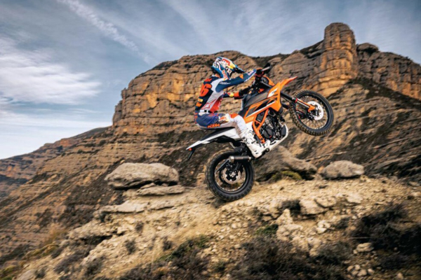 KTM 125 Enduro R 2025 s génmi víťazov