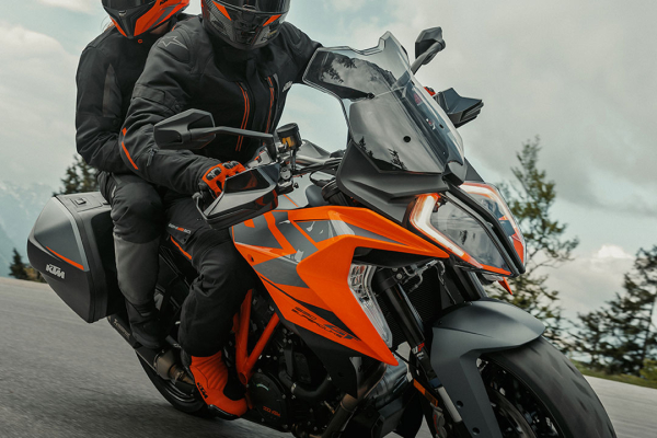 KTM 1290 SUPER DUKE GT – diaľničný expres z OKR Moto!
