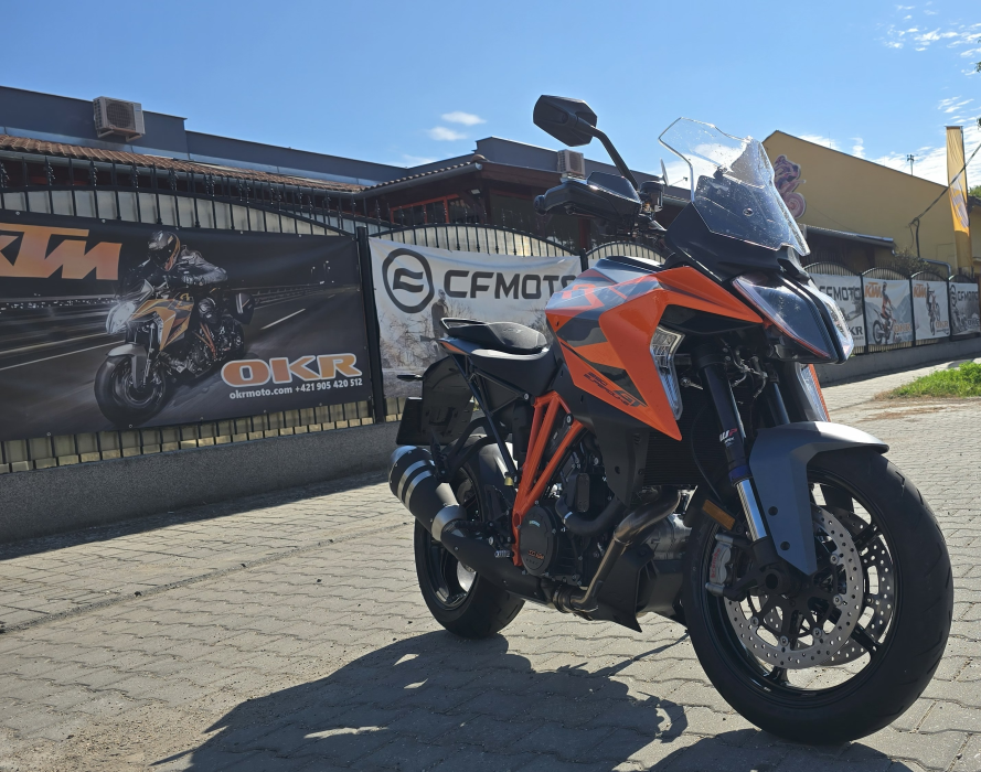 KTM 1290 SUPER DUKE GT je jediný motocykel s ktorým je radosť jazdiť po diaľnici.