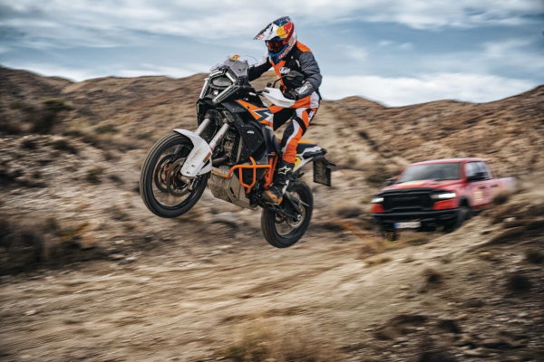 KTM 1390 SUPER ADVENTURE R je absolútny kráľ v TOP 10 Adventure segmente