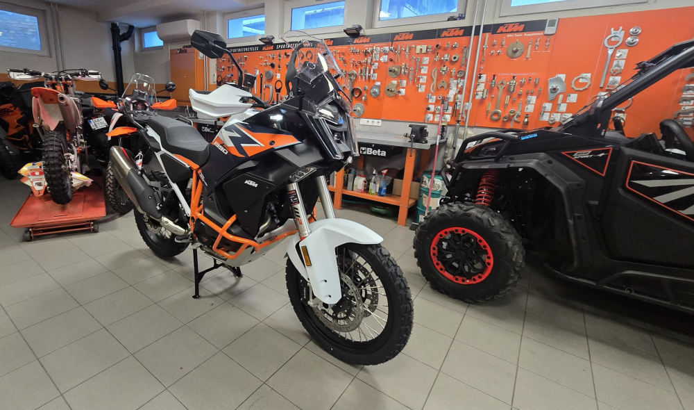 KTM 1390 Super Adventure verzia S EVO s AMT Prečo Tech Pack ?