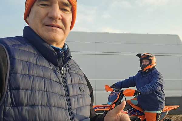 KTM 250 SX-F vs. STARK VARG MX 1.2