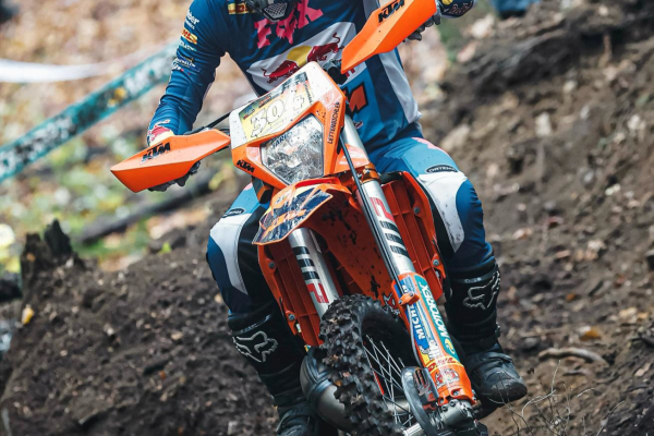 KTM 300 EXC 2026 víťazstvo nie je náhoda, ale osud