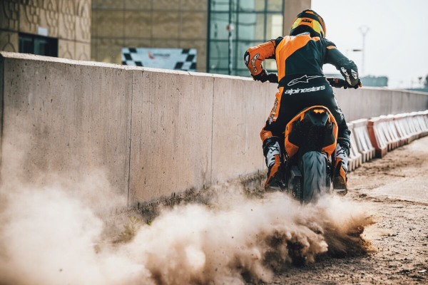 KTM 390 versus Konkurencia v triede ľahkých adventure motocyklov