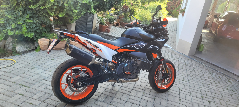 KTM 890 SMT je úžasná motorka, priam fantastická, skúšali ste ju ?