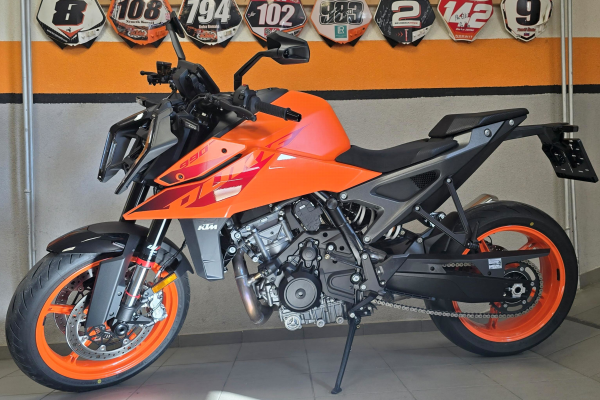 KTM 990 DUKE – výnimočný naháč od KTM