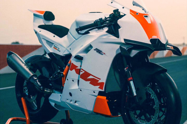 KTM 990 RC R ZRODENIE LEGENDY