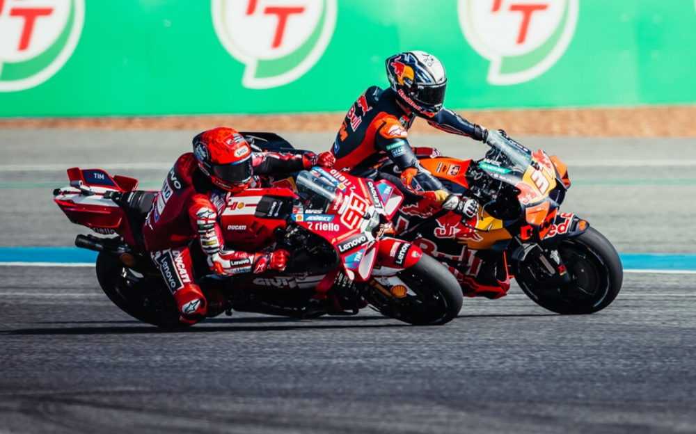 KTM PÍŠE NOVÚ HISTÓRIU MOTOGP 2026 V THAJSKU !