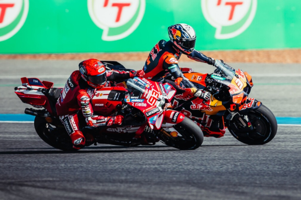 KTM PÍŠE NOVÚ HISTÓRIU MOTOGP 2026 V THAJSKU !