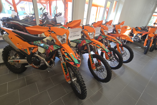KTM Six Days 2027 v OKR Moto nedovolte , aby vymrely , ako dinosaury ?