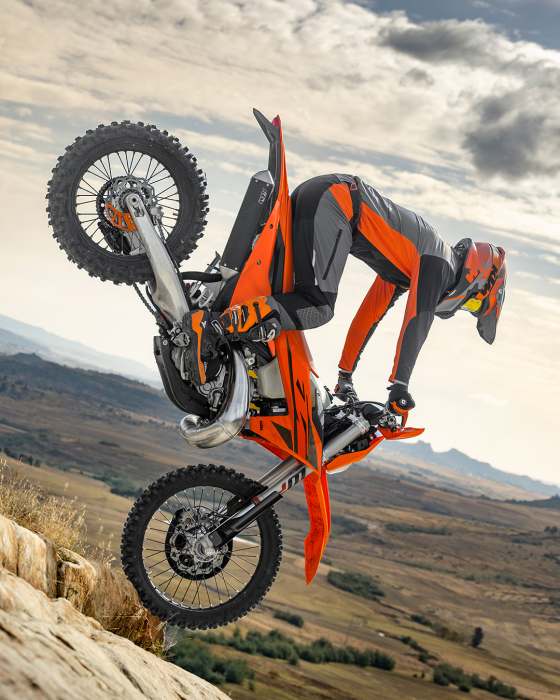 Kúpte si KTM EXC z roku 2025 do 16. mája a budete zaradení do žrebovania o nezabudnuteľný vstup na Red Bull Erzbergrodeo 2025